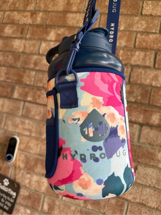 HydroJug Other - HydroJug Floral Sleeve in Pink and Blue